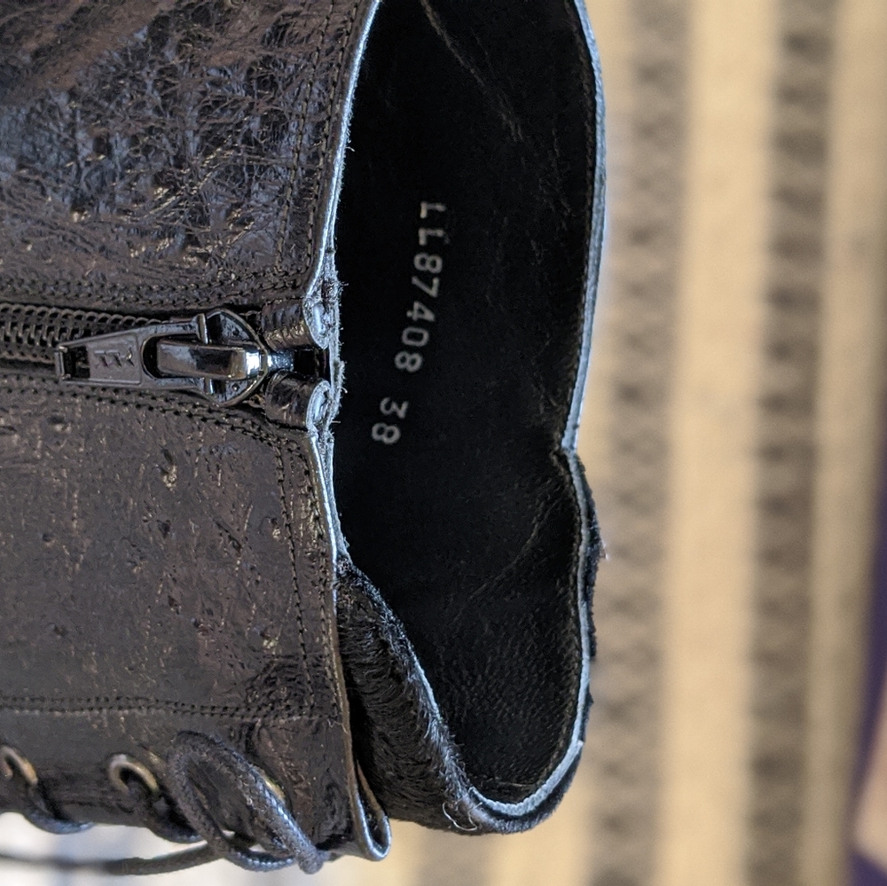 Stuart Weitzman Black Leather Boots Size 8 - Picture 8 of 13